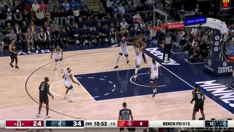 麦克丹尼尔斯妙传 戈贝尔双手扣篮打成2+1